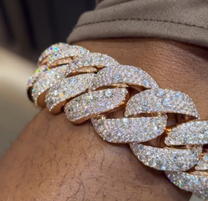 สร้อยข้อมือทองคำแท้แบบ Cuban Link ประดับเพชรแท้สำหรับผู้หญิง ดีไซน์ Iced Out สีโรสโกลด์ เครื่องประดับฮิปฮอปสุดหรู พร้อมใบรับรองเพชรทรงกลมเจียระไนแบบ Brilliant Cut - Product Image 4