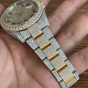 Montre de luxe en moissanite sertie de diamants, cadran doré, chiffres arabes, bracelet bicolore, style hip-hop, montre à l'aspect diamant - Product Image 4