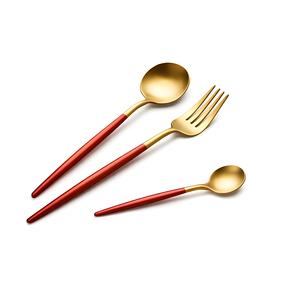 Juego de Cubiertos de Lujo de la Mejor Calidad, Acero Inoxidable, Color Rojo, Acabado Mate, Diseño Clásico en Oro Cepillado para Restaurantes - Product Image 1