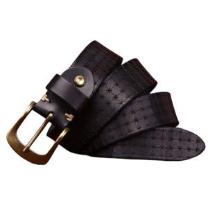 Cinturón de cuero negro mate con sujetadores de latón con diseño de estrella intrincado y hebilla de aleación - Product Image 1