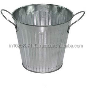 ถังชุบสังกะสีแบบชนบทพร้อมโรงเก็บของเก่าที่มีกราฟิกเหมาะสำหรับแปลงดอกไม้และทางเดินในสวน - Product Image 3