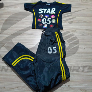 Ensemble deux pièces pour homme : T-shirt personnalisé imprimé avec patch et pantalon en nylon évasé, style survêtement d'été - Product Image 1