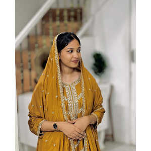 ชุดจั๊มสูทปาร์ตี้ออกแบบโดยดีไซเนอร์พร้อมเสื้อ plazzo dupatta ปักลาย - Product Image 5