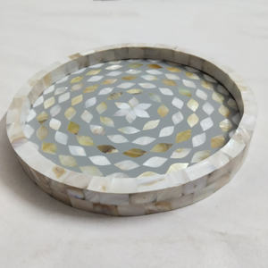 Plateaux de service en nacre faits à la main en bois écologique Mdf résine gris élégant plateau de service rond fait à la main en Inde - Product Image 5