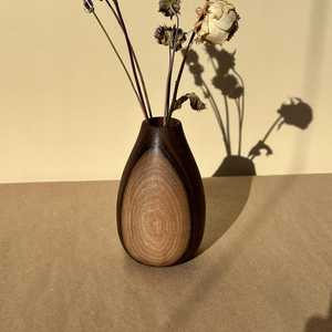 Vase en bois massif fait main de qualité supérieure avec grain de bois naturel, design moderne pour la décoration de mariage, utilisation sur table et décoration intérieure - Product Image 4
