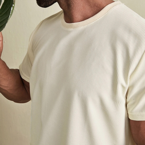 Conjunto de Dos Piezas para Hombre con Logotipo Personalizado de Alta Calidad y Precio Accesible, con el Último Diseño en Camiseta de Punto Waffle y Pantalones Cortos - Product Image 6