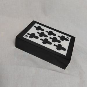 Étui de rangement pour cartes à jouer en résine design avec motif As de Pique intégré, boîte de rangement moderne pour cartes de poker pour la décoration de bar à domicile - Product Image 2