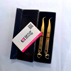 Pinzas para Pestañas de Plasma Doradas GETUP BROSONS, Punta Suave de Precisión, Empaque en Caja con Diseño de Corazón - Product Image 3