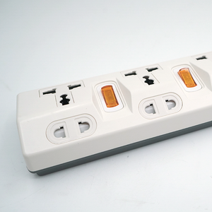 Regleta de Enchufes Portátil de Alta Calidad con 3 Tomas y 13A, Cable de Extensión de 2m, Ideal para Oficina en Casa, Dormitorio Universitario - Product Image 1