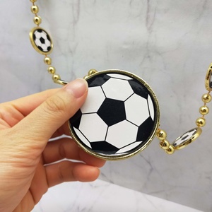 Collar de cuentas de fútbol americano - Diseño de Touchdown estilo Score - Colgante dorado vibrante para días de partido y fiestas - ¡Anima a tu equipo favorito! - Product Image 5