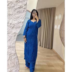 Beau haut et bas avec broderie de fil Taille XL - Product Image 6