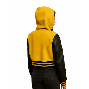 แจ็คเก็ตวาร์ซิตี้แบบครอปสำหรับผู้หญิง - แจ็คเก็ตบอมเบอร์มีฮู้ดสีเหลืองและดำ แขนเสื้อตัดสี สำหรับสตรีทแวร์สุดเท่ - Product Image 4