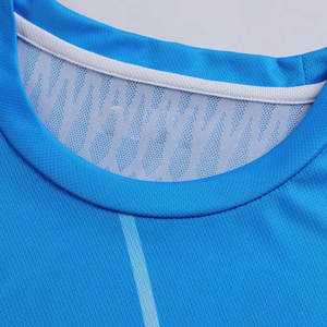 Uniforme de Fútbol Unisex Premium, Logotipo Personalizado, Nombre del Equipo, Tela de Malla 100% Poliéster, Secado Rápido, Mangas Cortas, Colores Personalizables - Product Image 4