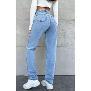 Jean en denim bleu glace élégant et tendance pour femme, coupe large, taille haute, coupe décontractée, tissu extensible doux, finition durable, tailles 26-40 - Product Image 5