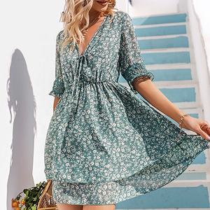 เดรสสั้นคอวีพิมพ์ลาย, เดรสลูกไม้ด้านหน้าแต่งระบายสองชั้น - Product Image 2