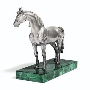 Moderna estatua de caballo de aluminio fundido, escultura decorativa metálica de equino galopante para interiores de sala de estar. - Product Image 4
