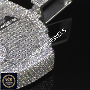 Pendentif Bouclier Bijoux Impériaux Moissanite Taille Baguette Argent 925 Plaqué Rhodium Charme de Luxe Unisexe Cadeau - Product Image 5