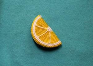 Pendentif en labradorite bleue naturelle scintillante, perles sculptées à la main, pendentif en pierre précieuse, mini breloque en quartz rouge, porte-clés - Product Image 4