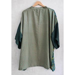 Kimono de Seda Indio Hecho a Mano para Mujer, Bata Corta Estampada Estilo Boho, Ropa de Dormir y para Estar en Casa - Product Image 4