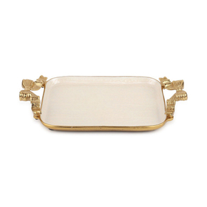 Elegante bandeja color marfil con asas doradas esculpidas en ambos lados, un accesorio de lujo sofisticado para una recepción refinada. - Product Image 4