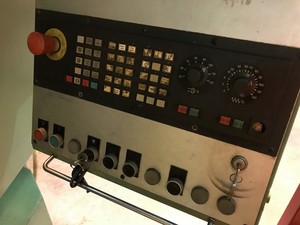 Torno vertical CNC EMAG VSC500 con husillo de trabajo invertido que recorre los ejes principales, para todo tipo de trabajos convencionales y CNC - Product Image 5