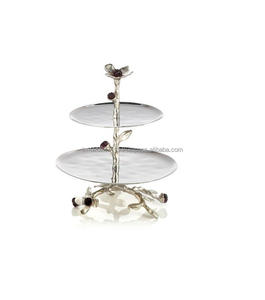 Soporte escalonado de aluminio para pasteles utilizado en despedidas de soltera para arreglos de cupcakes que crean una lujosa experiencia de postre - Product Image 3