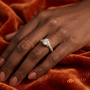 Anillo de compromiso de oro con moissanita de corte redondo y pavé para mujer, joyería de aniversario nupcial, regalo de moda de EE. UU. - Product Image 4