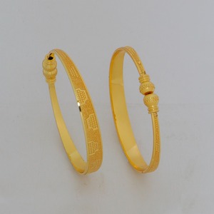 <b>Fashion</b> High Quality Stainless Steel Jewelry Wholesale Bulk Gold Plated Bangle <b>Bracelet</b> Luxury Geometric Bangle For Women GIft - Product Image 4