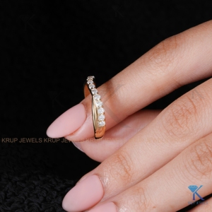 แหวนแต่งงานทองคำขาว 14K ลายไขว้ประดับเพชรทรงกลมเพาะเลี้ยง ดีไซน์โค้ง สามารถสวมซ้อนกันได้ เหมาะสำหรับผู้หญิงในโอกาสครบรอบแต่งงาน - Product Image 4