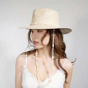 Chapeau de soleil d'été pour femme, chapeau de plage tendance avec chaîne de coquillages, chapeau en paille de papier - Product Image 4