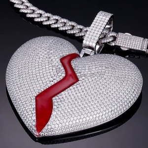 Colgante de lujo de plata 925 con moissanita en forma de corazón, micro pavé, diseño roto, estilo hip hop para hombre - Product Image 1