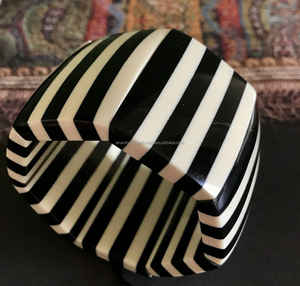 High Quality Customized Women's Handcrafted Angel Resin Fashion Bracelet Handmade Indian Model Pattern Color Strand Resin Crafts - Product Image 2