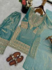 Ensemble prêt-à-porter en soie Fandy entièrement brodé avec des motifs de sequins, comprenant un haut, une jupe et un dupatta. - Product Image 6