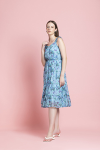 Robe légère à imprimé floral bleu de qualité supérieure pour femmes, tenue de plage pour les vacances d'été, disponible au prix de gros - Product Image 3