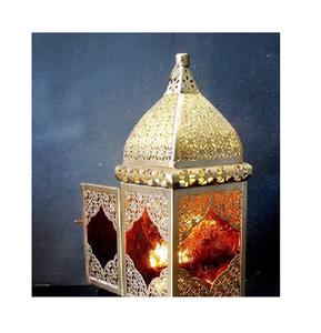 Lanterne marocaine vintage dorée, lanterne en fer et verre colorée, lanternes modernes faites à la main, décorations de Noël à poser sur la table et à suspendre - Product Image 2