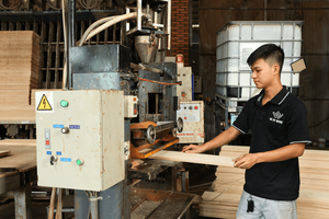 Elegant Fishbone Oak <b>Engineered</b> <b>Flooring</b> Chevron Style UV Oil Coating vietnam factory - Product Image 5