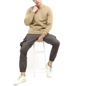เสื้อสเวตเชิ้ตผู้ชายแบบสั่งทำพิเศษ วัสดุผ้าฟลีซพรีเมียม สวมใส่สบายในชีวิตประจำวัน พร้อมบริการปรับแต่งแบรนด์และดีไซน์ทันสมัย - Product Image 4