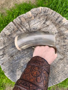 Verre à boire artisanal en corne de buffle, tasse faite à la main, style viking, tasse à bière, vaisselle rustique naturelle, collection en gros - Product Image 5