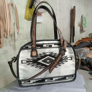 Sac fourre-tout en cuir véritable de haute qualité couverture de selle occidentale de Bohème Design unique fabricant de luxe indien en gros - Product Image 1