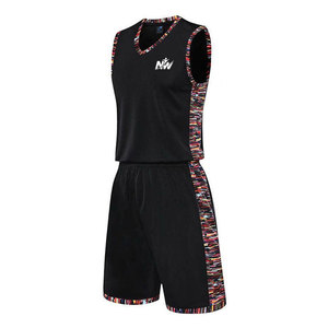 Uniforme de basket-ball durable pour hommes avec short en jersey confortable, vêtements de sport légers et respirants, idéal pour les entraînements d'équipe - Product Image 1