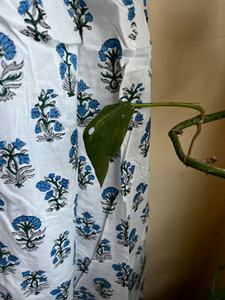 Robe longue vintage en coton indien imprimée à la main, motif floral, avec broderie et pompons, robe maxi imprimée - Product Image 2