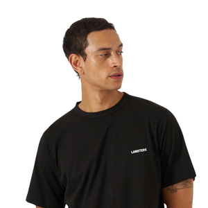 T-shirt col rond à manches courtes pour homme, imprimé discret sur la poitrine, coupe décontractée, en jersey premium, décontracté pour le quotidien, vente en gros, personnalisable, OEM, en coton - Product Image 3
