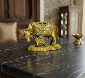 Ídolo de ternero de latón puro 16x7.5x11cm, 100% latón, Gau Mata Murti Puja, hecho a mano, decoración moderna para el hogar, regalo espiritual para la inauguración de la casa - Product Image 1