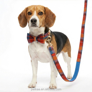 Collier et laisse pour chien Petkaa à motif écossais bleu et rouge avec nœud papillon, accessoire pour animaux de compagnie, logo personnalisé pour la vente au détail et les marques - Product Image 1