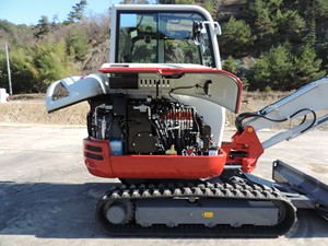รถขุดขนาดเล็ก Takeuchi TB235-2 มือสอง ราคาโรงงานถูก พร้อมเครื่องยนต์ Yanmar และปั๊มไฮดรอลิก HYDAC ประสิทธิภาพสูง - Product Image 3