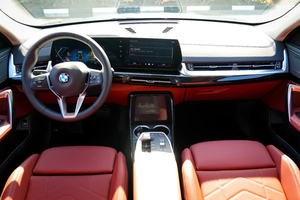 BMW X2 2.0 M Sport Marron SUV 2499cc 5 places 299ch 4 cylindres essence transmission automatique conduite à gauche 2026 - Product Image 6