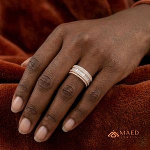 Anillo de Moissanita en Oro Rosa, Corte Baguette y Redondo, Anillo de Eternidad para Boda, Joyería Fina para Mujer, Estilo Elegante y Lujoso, Regalo - Product Image 5