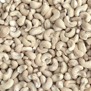 Offre Spéciale : Noix de Cajou W320 du Vietnam à Prix Abordable, Taille de Coupe Personnalisée Santigo - Product Image 1