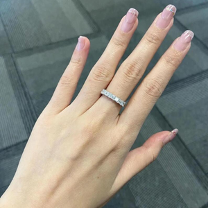 Anillo de Diamantes de 1.00 Ct, Claridad VS1, Color F, Corte Princesa, Diamante Creado en Laboratorio, Oro Blanco de 14k, Certificado IGI, Siete Piedras, CVD, para Ella - Product Image 4