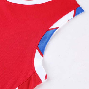 Ensemble d'uniformes de basketball personnalisés sublimés, maillot sans manches rouge à col en V avec short à taille élastique, ensemble anti-transpiration pour adultes - Product Image 6